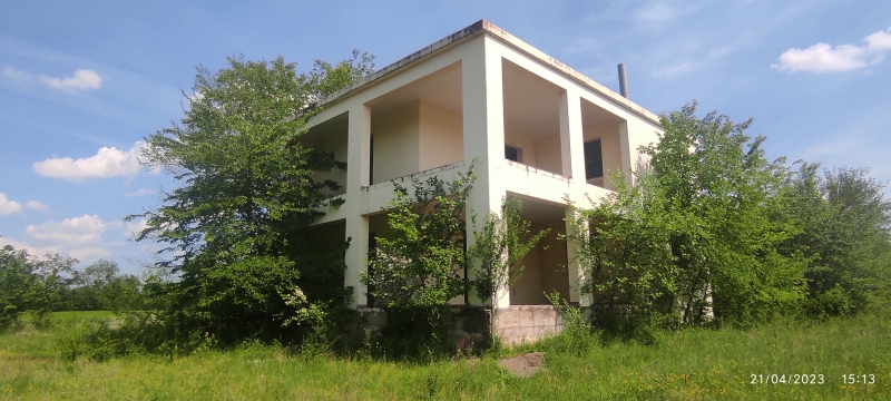 property-img